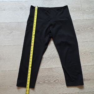 Old Navy Elevate Go Dry Black Leggings Medium Capri